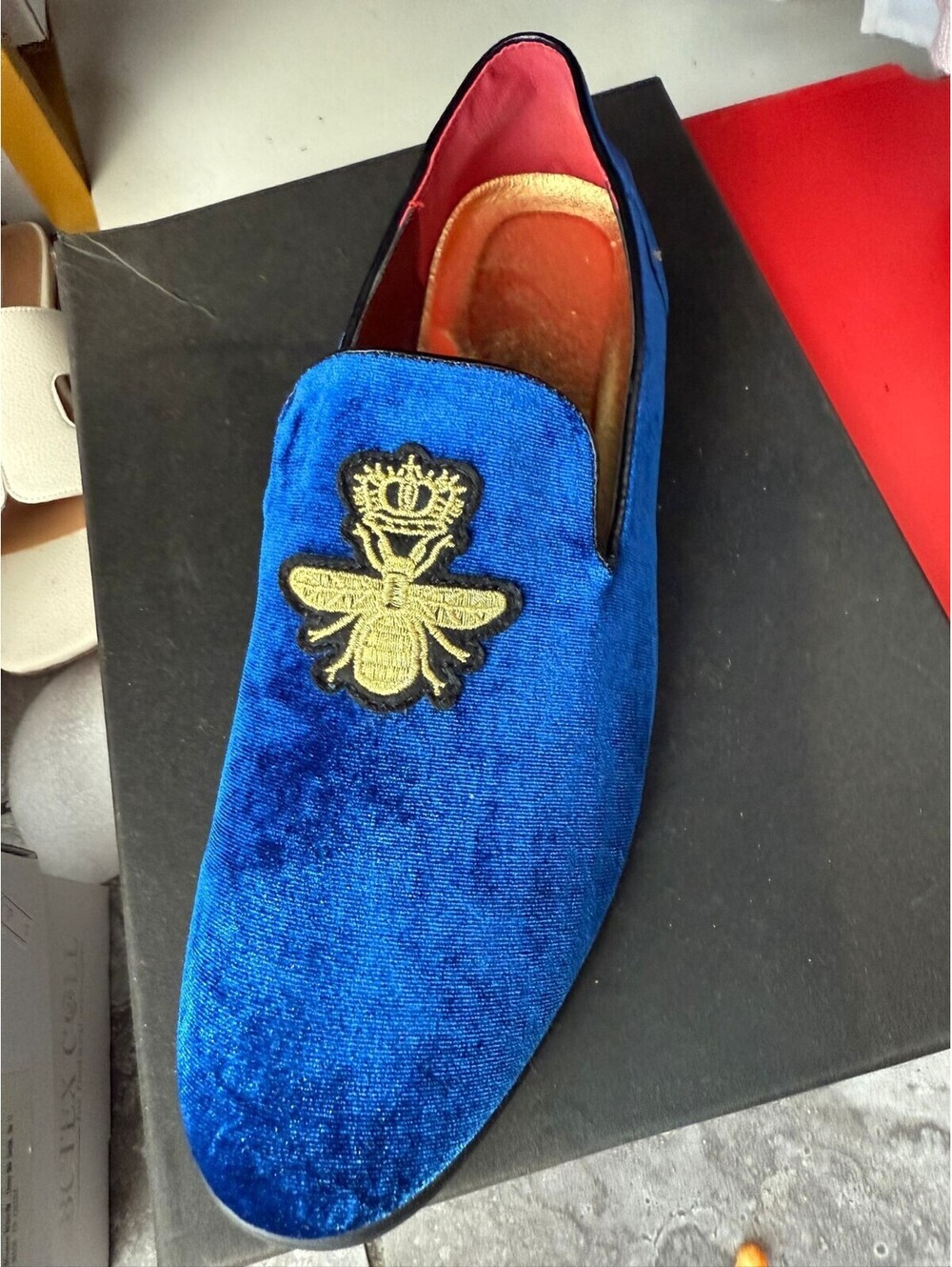 blue Santimon velvet loafers feature a prominent gold-embroidered bee [COPY]